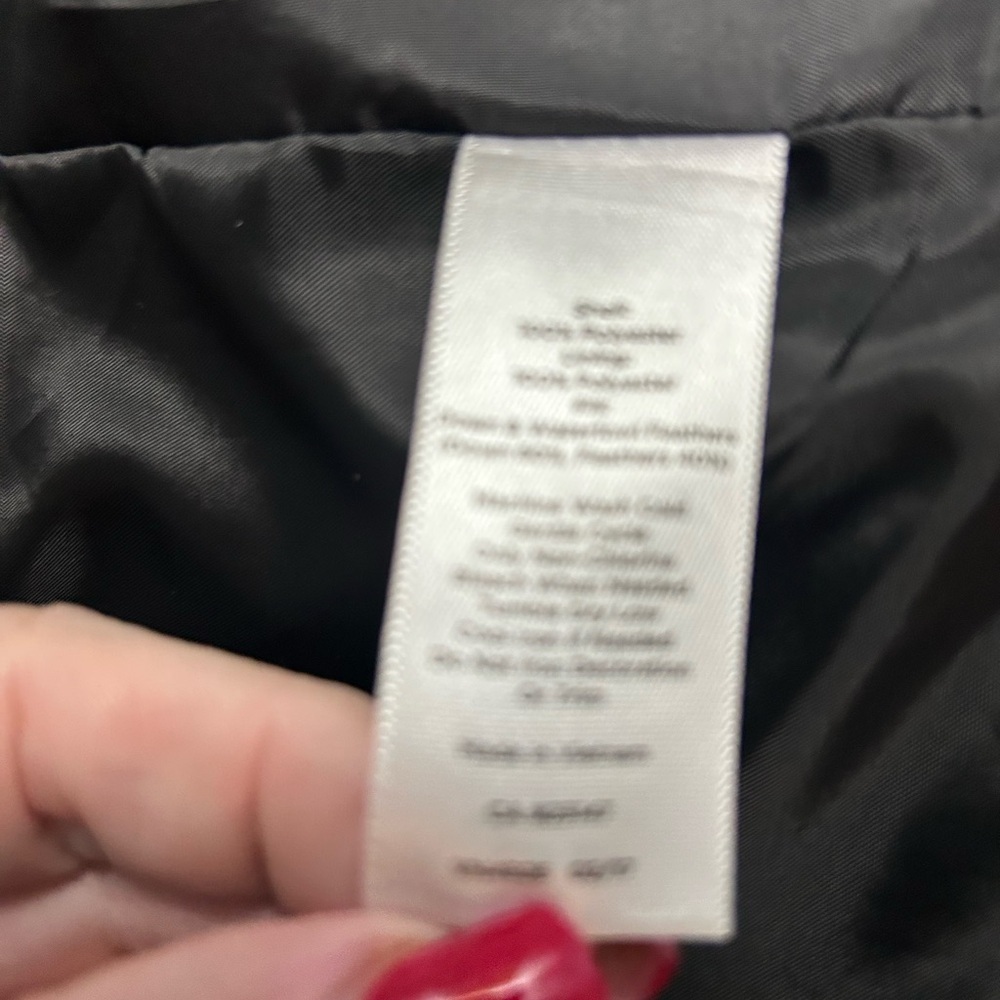 Talbots Women’s Black & White Polka Dot Puffer Vest
Size L - Picture 6 of 8